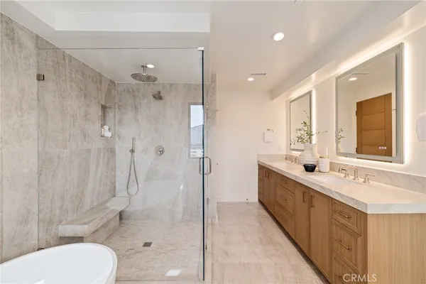 $6,500,000 | 212 Manhattan Avenue, Manhattan Beach, CA 90266