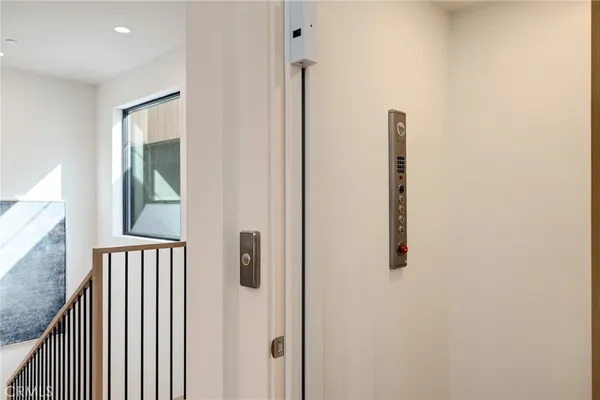 $6,500,000 | 212 Manhattan Avenue, Manhattan Beach, CA 90266