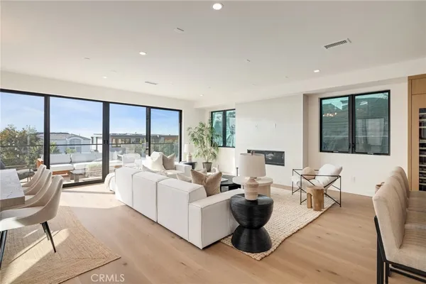 $6,500,000 | 212 Manhattan Avenue, Manhattan Beach, CA 90266