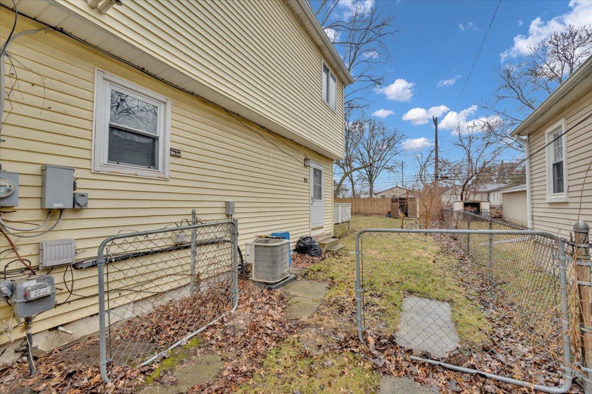 2931 Inman Street Ferndale, MI 48220 - Photo 4 of 21 04-DSC_9231