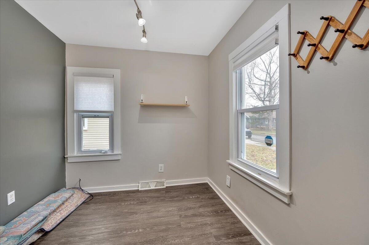 2931 Inman Street Ferndale, MI 48220 - Photo 9 of 21 09-DSC_9247