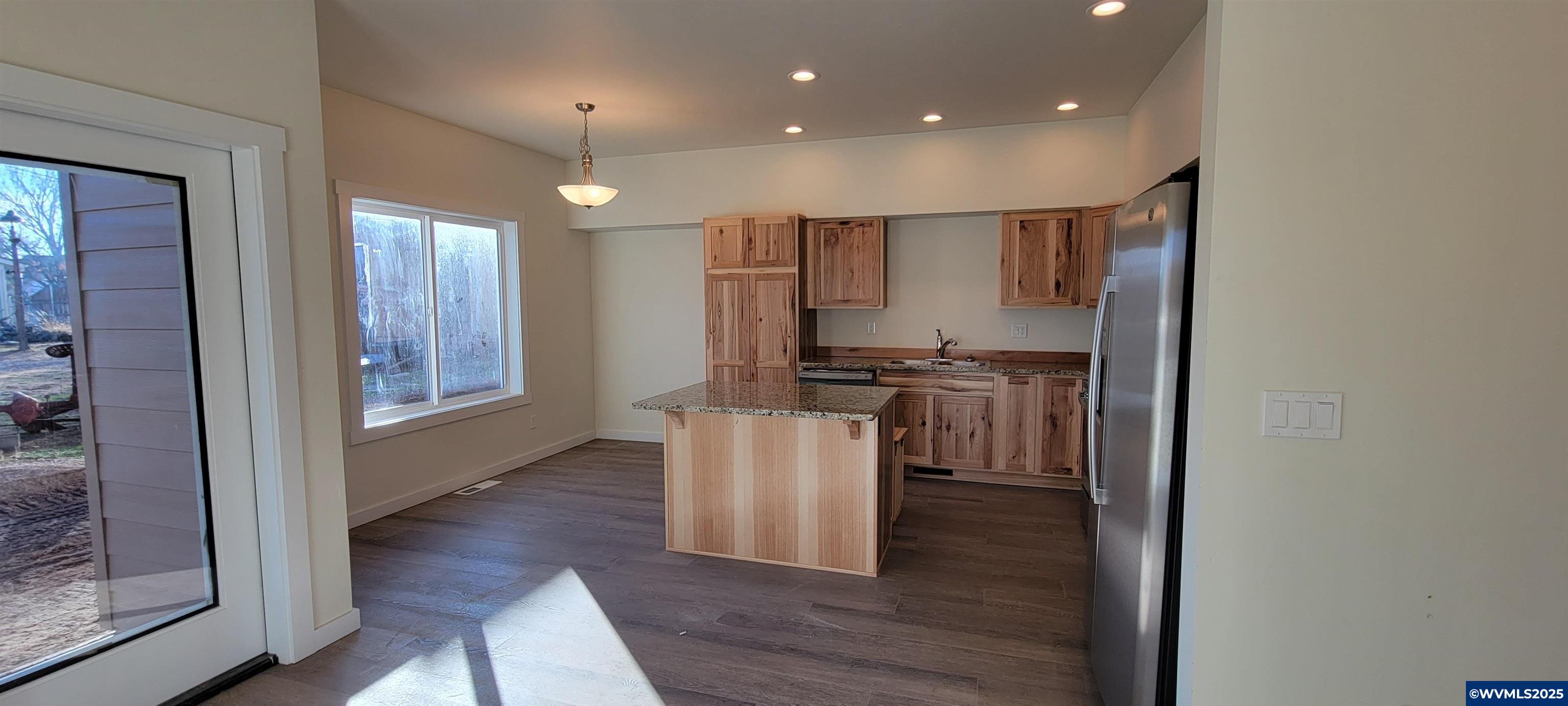 2141 Southwest 19th Street Redmond, OR 97756 - Photo 9 of 21