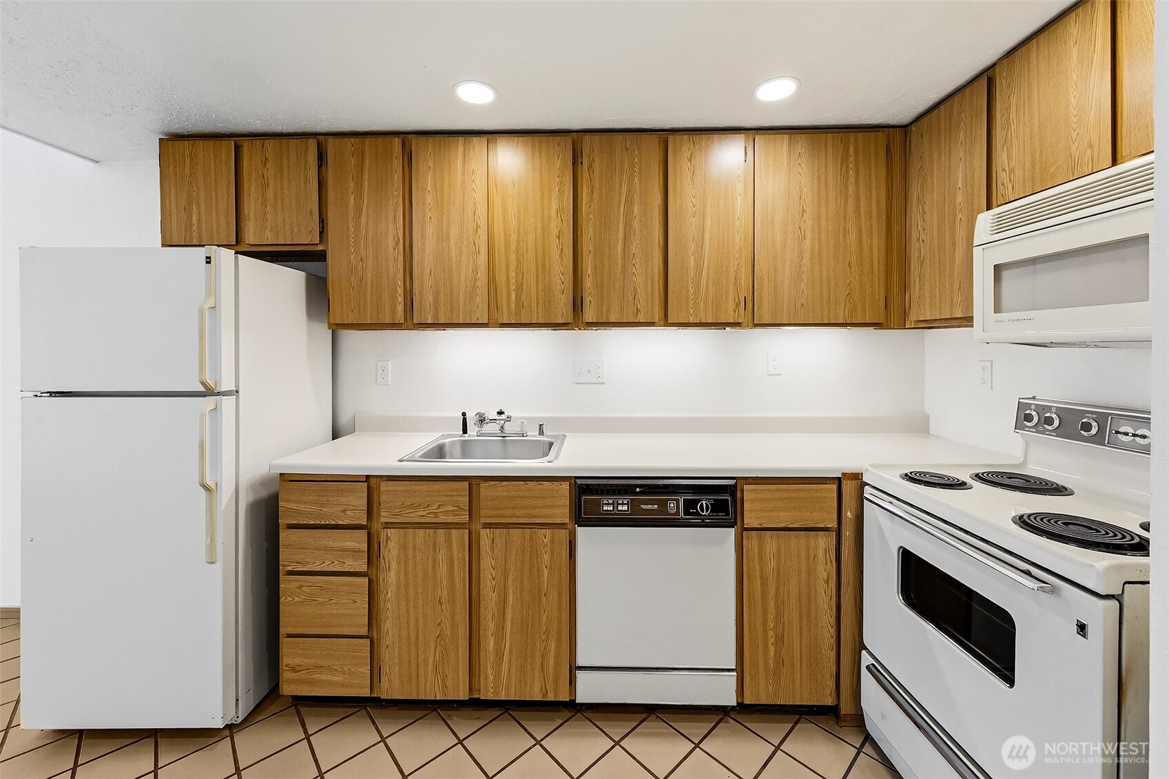 1000 Union Street, Unit 412 Seattle, WA 98101 - Photo 8 of 25 Gallery Image 8