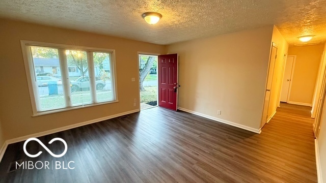 4248 Dubarry Road Indianapolis, IN 46226 - Photo 4 of 22 Gallery Image 4
