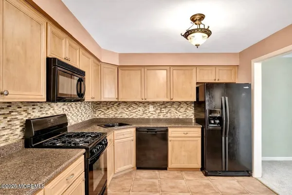 $3,150 | 35 Breakwater Square, Freehold, NJ 07728