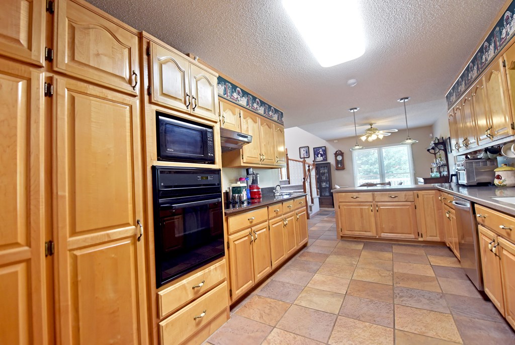 6000 Robinson Road Young Harris, GA 30582 - Photo 2 of 62