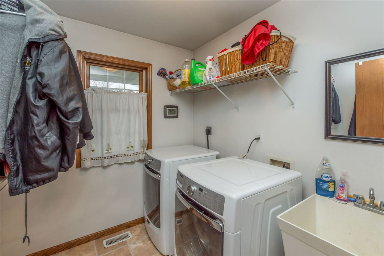 229 East Terrace Drive Center Point, IA 52213 - Photo 19 of 28 Gallery Image 19