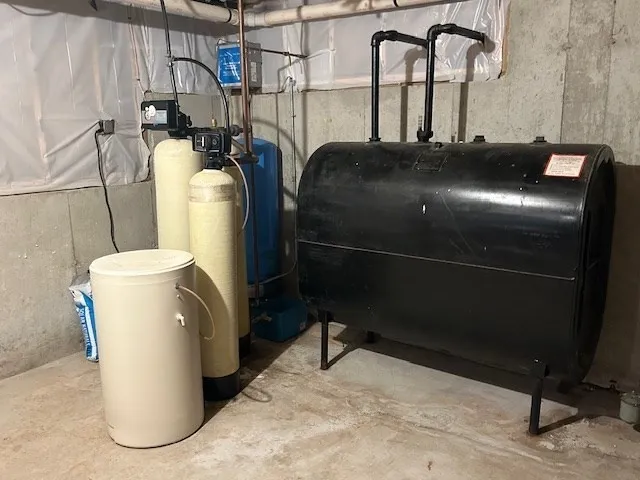 a bathroom with a sink and a toilet