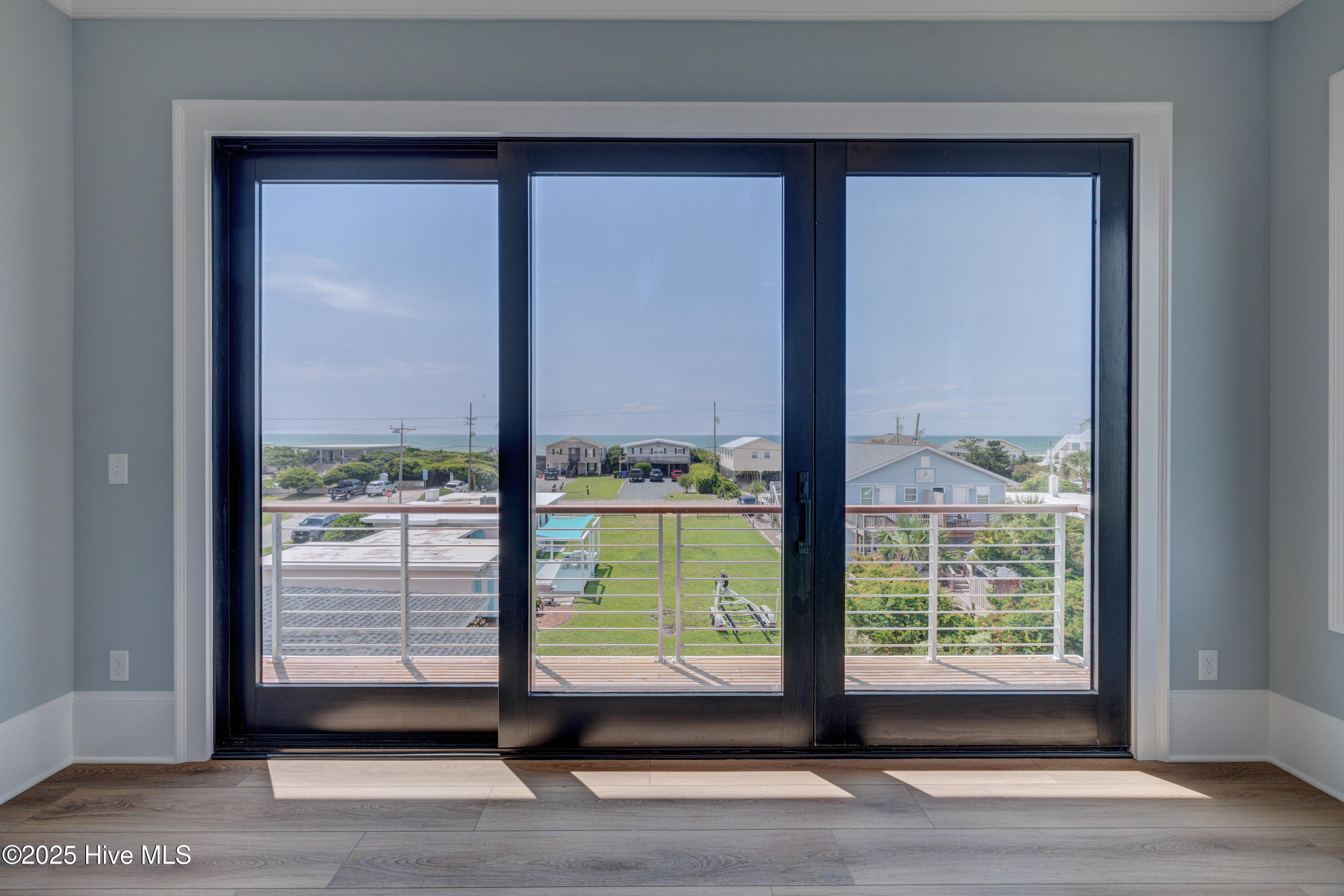 107 Raleigh Avenue Surf City, NC 28445 - Photo 17 of 40 Owner suite 1