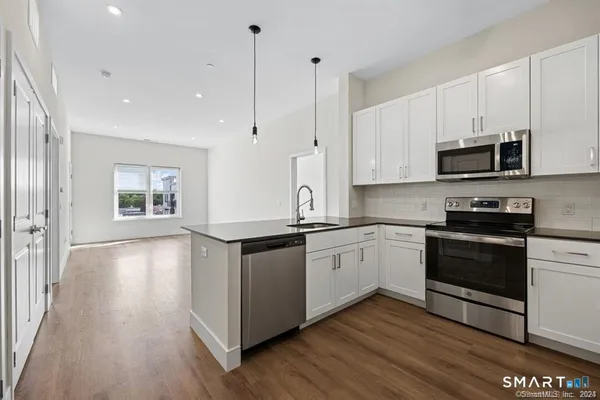 $3,100 | 10 A Willard Road, Unit 222, Norwalk, CT 06851