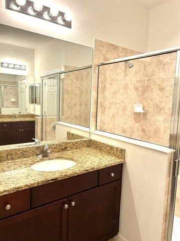 $2,800 | 2921 Trustee Avenue, Sarasota, FL 34243