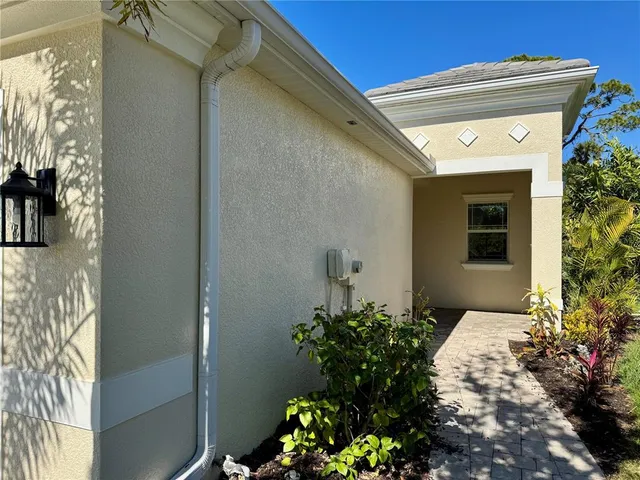 $2,800 | 2921 Trustee Avenue, Sarasota, FL 34243