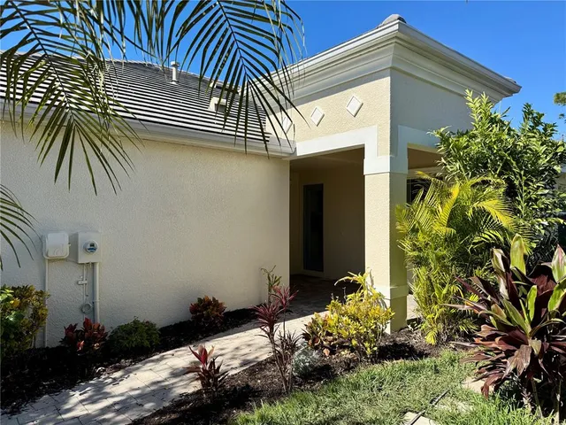 $2,800 | 2921 Trustee Avenue, Sarasota, FL 34243