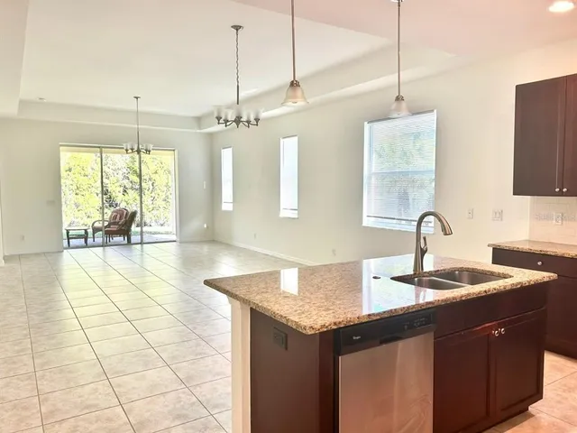 $2,800 | 2921 Trustee Avenue, Sarasota, FL 34243