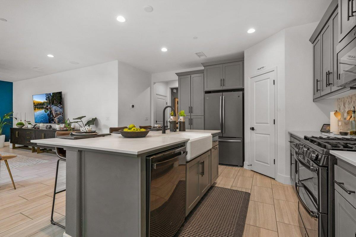 4279 Hillside Road Madera, CA 93636 - Photo 12 of 57 Gallery Image 12