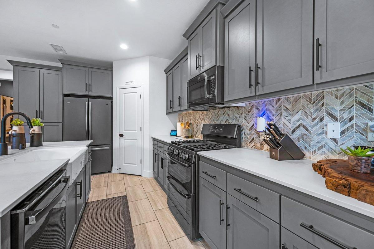 4279 Hillside Road Madera, CA 93636 - Photo 13 of 57 Gallery Image 13