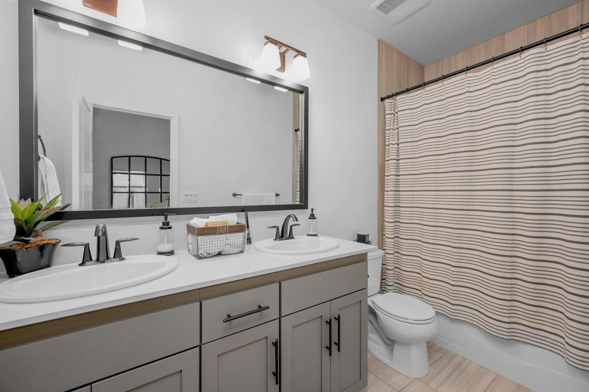 4279 Hillside Road Madera, CA 93636 - Photo 16 of 57 Gallery Image 16