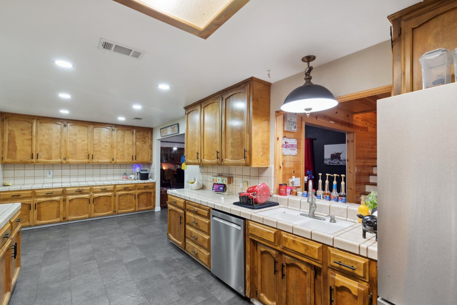 18654 Ridgedale Drive Madera, CA 93638 - Photo 13 of 48 Gallery Image 13