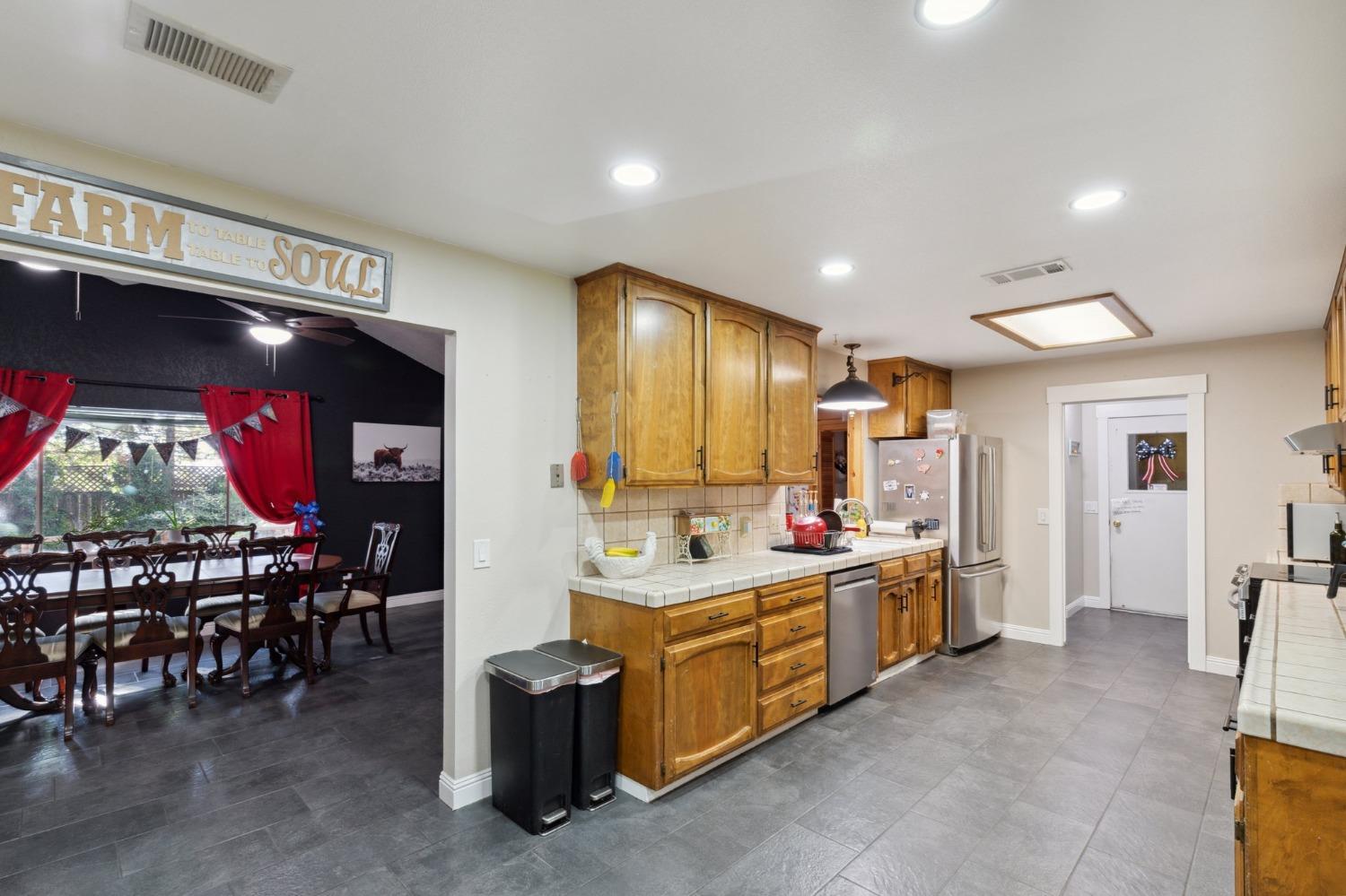 18654 Ridgedale Drive Madera, CA 93638 - Photo 15 of 48 Gallery Image 15