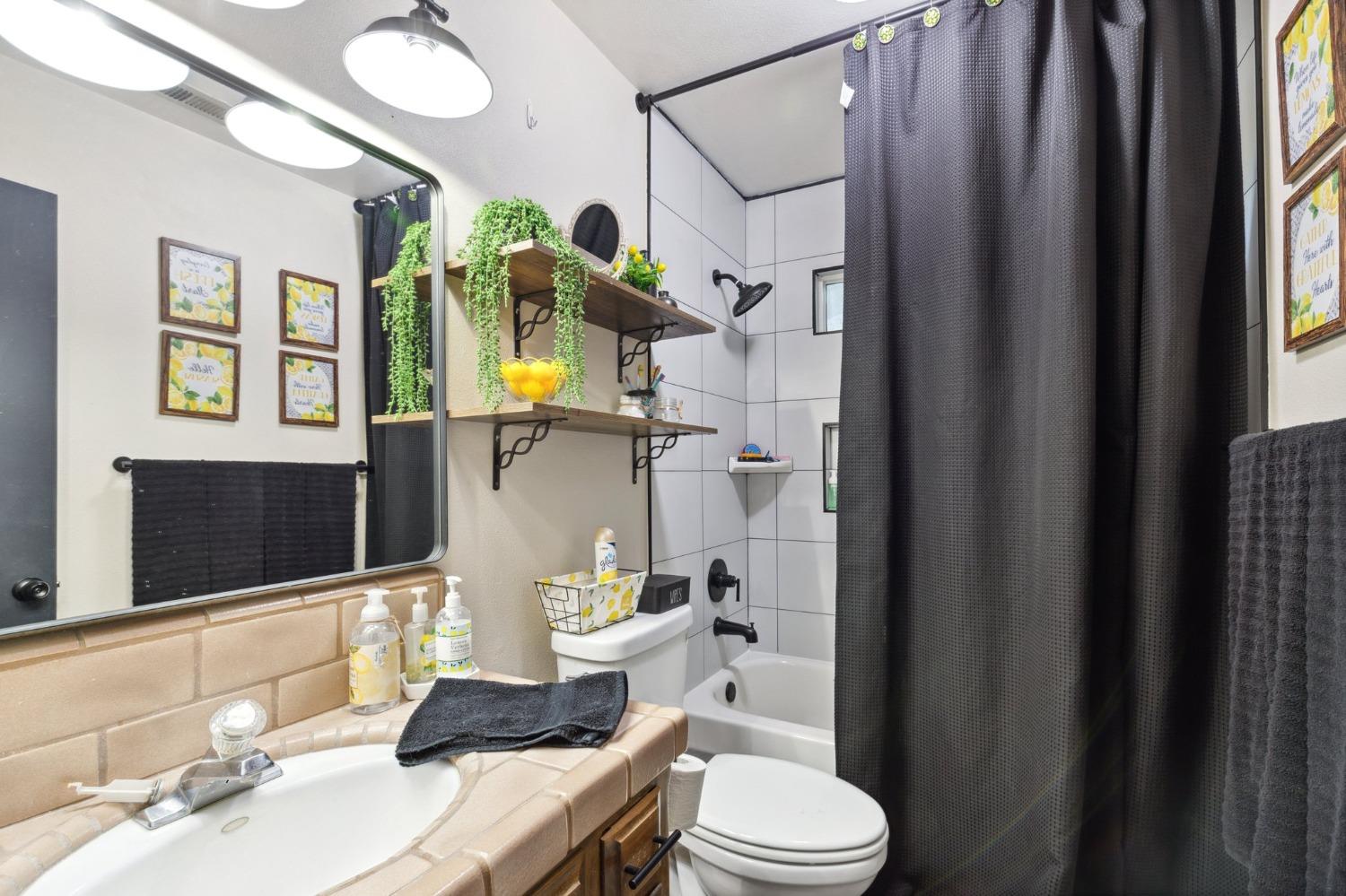 18654 Ridgedale Drive Madera, CA 93638 - Photo 31 of 48 Gallery Image 31