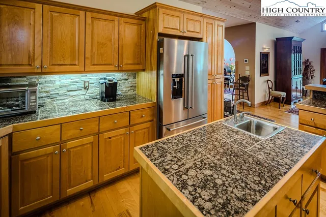 $1,130,000 | 2134 Valle Cay Drive, Vilas, NC 28692