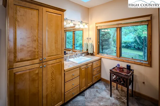 $1,130,000 | 2134 Valle Cay Drive, Vilas, NC 28692