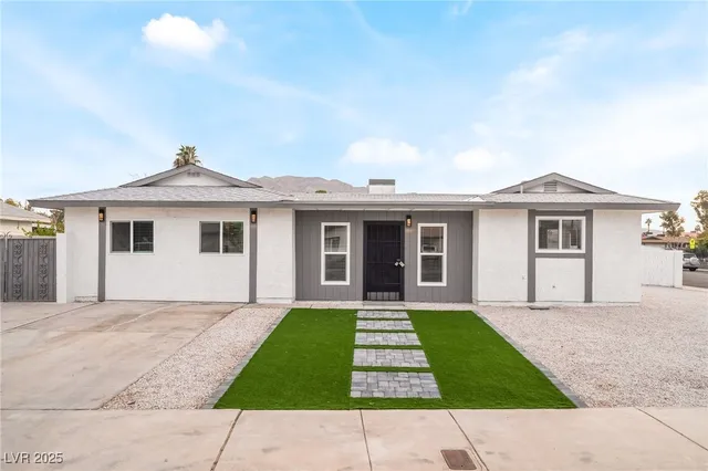 $479,999 | 652 Red Lake Way, Las Vegas, NV 89110