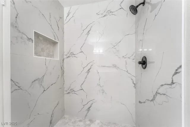 $479,999 | 652 Red Lake Way, Las Vegas, NV 89110