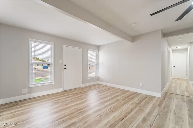 $479,999 | 652 Red Lake Way, Las Vegas, NV 89110