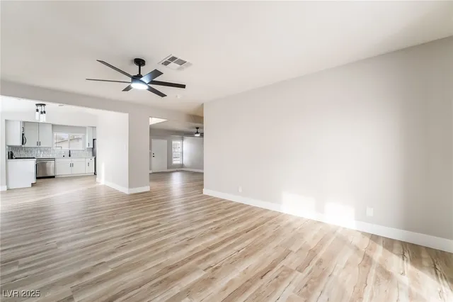 $479,999 | 652 Red Lake Way, Las Vegas, NV 89110