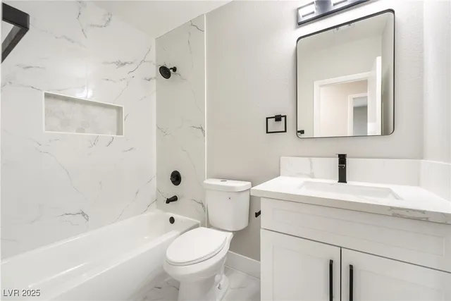 $479,999 | 652 Red Lake Way, Las Vegas, NV 89110