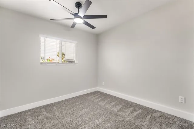 $479,999 | 652 Red Lake Way, Las Vegas, NV 89110