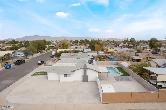 $479,999 | 652 Red Lake Way, Las Vegas, NV 89110