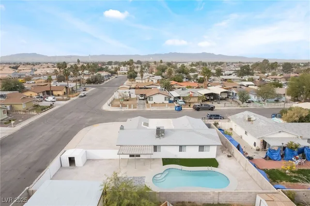 $479,999 | 652 Red Lake Way, Las Vegas, NV 89110