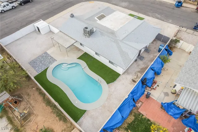 $479,999 | 652 Red Lake Way, Las Vegas, NV 89110