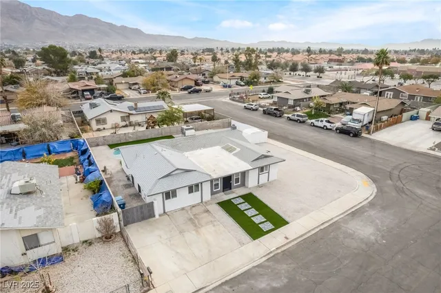 $479,999 | 652 Red Lake Way, Las Vegas, NV 89110