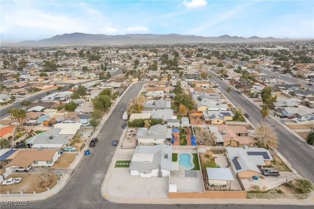 $479,999 | 652 Red Lake Way, Las Vegas, NV 89110