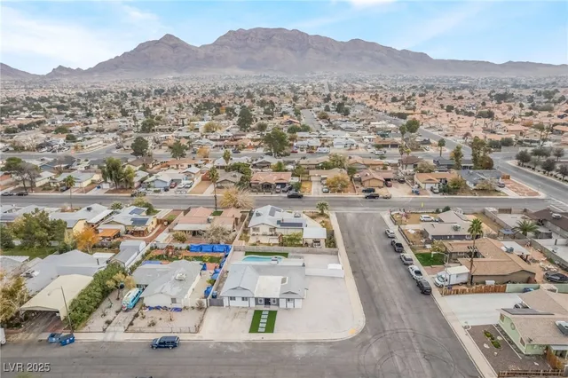 $479,999 | 652 Red Lake Way, Las Vegas, NV 89110