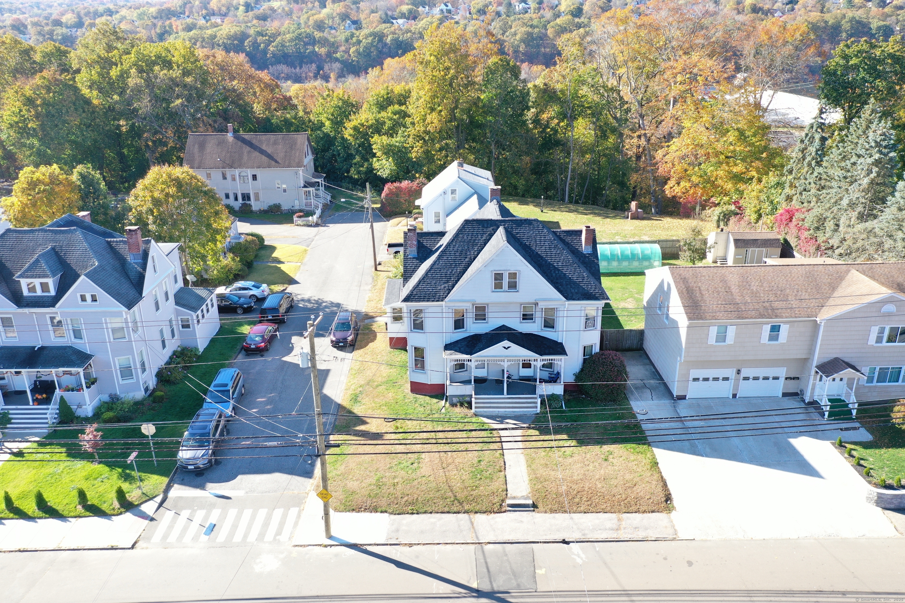 154 Hawthorne Avenue Derby, CT 06418 - Photo 2 of 40