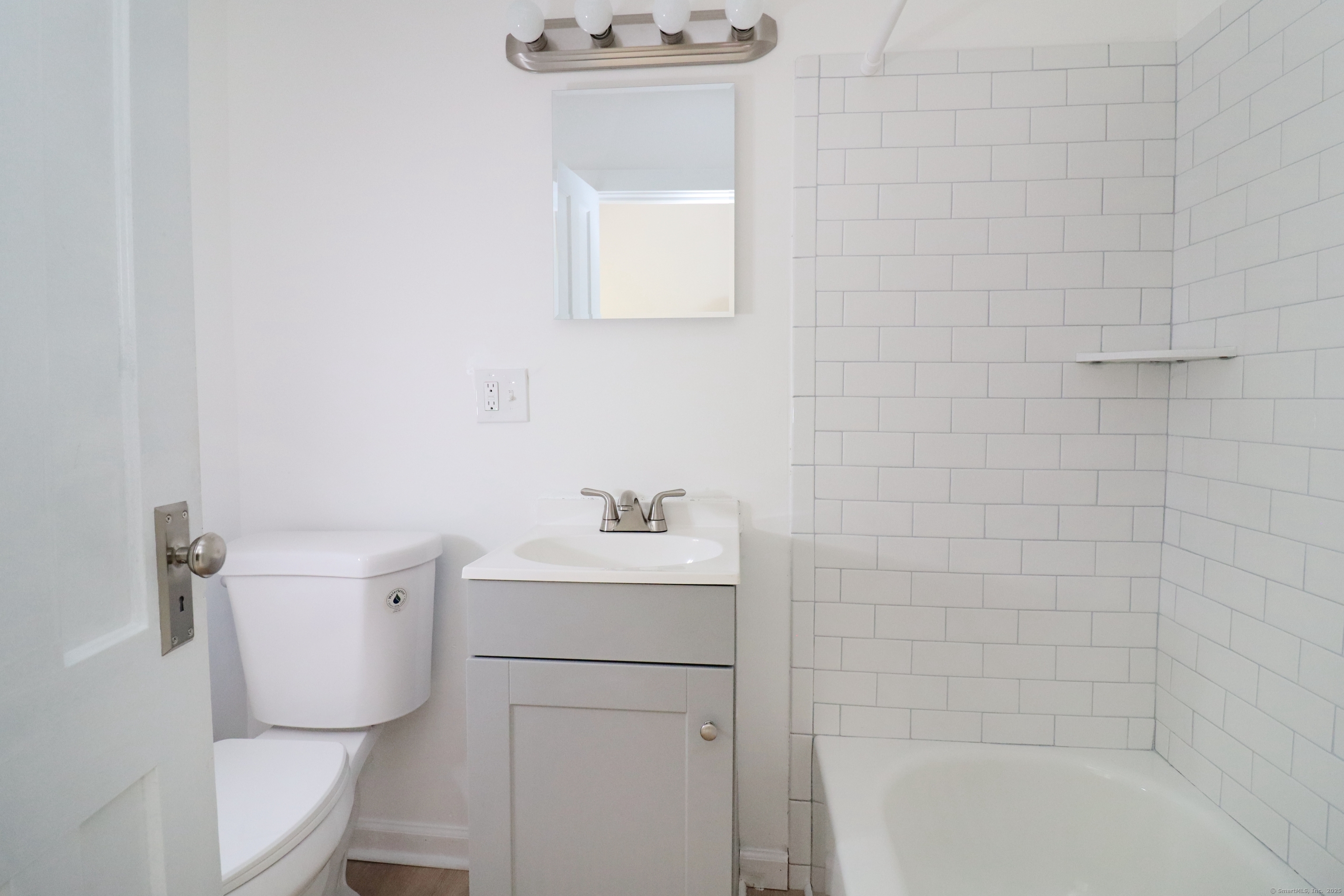 154 Hawthorne Avenue Derby, CT 06418 - Photo 25 of 40 154 Unit Pictures were taken before tenants moved in.