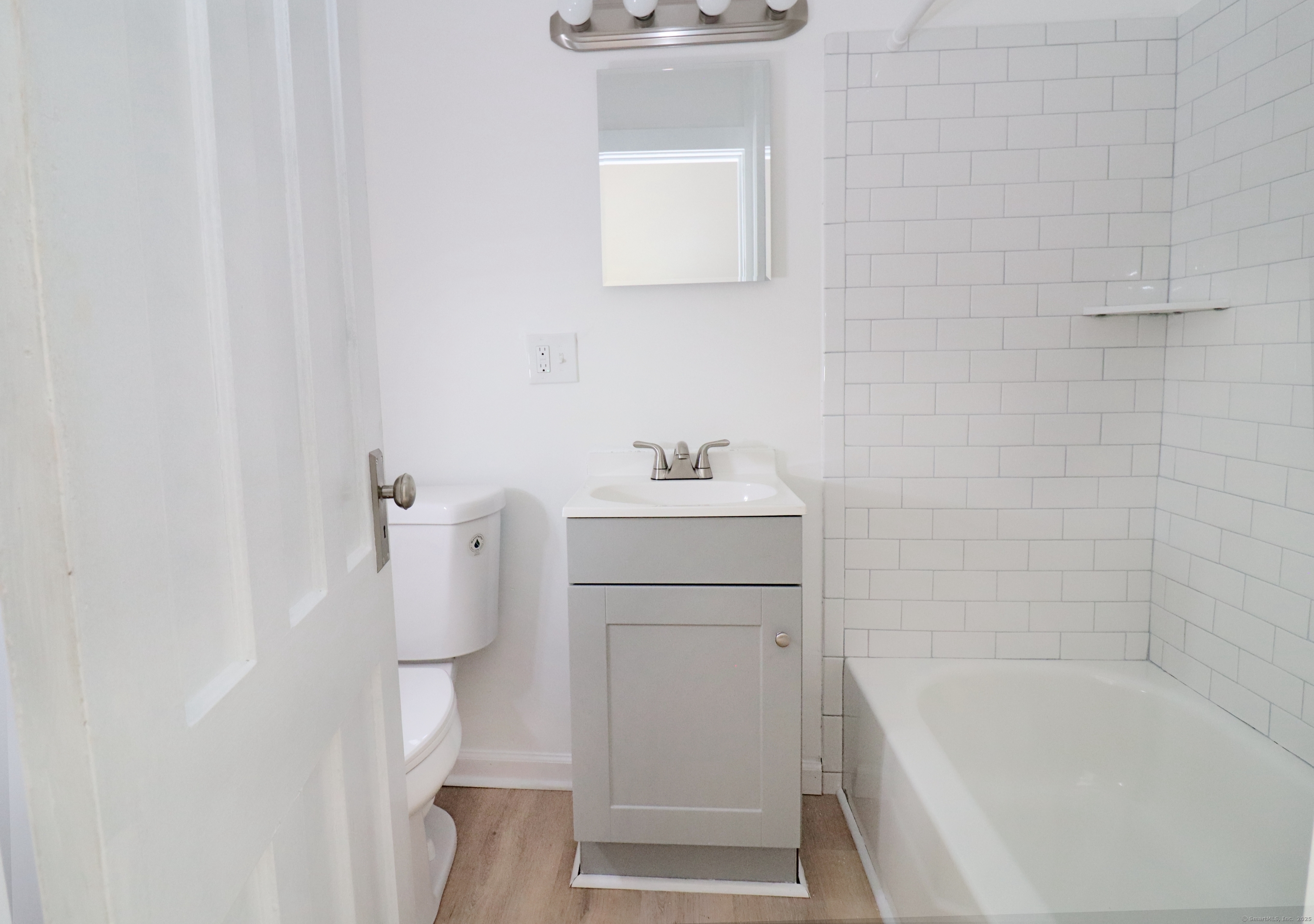 154 Hawthorne Avenue Derby, CT 06418 - Photo 26 of 40 154 Unit Pictures were taken before tenants moved in.