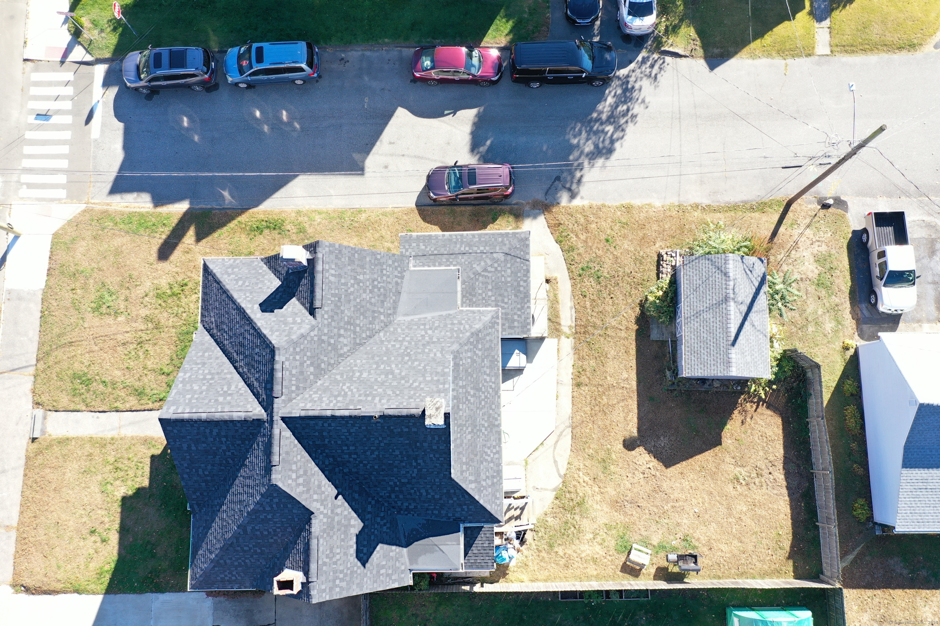 154 Hawthorne Avenue Derby, CT 06418 - Photo 7 of 40