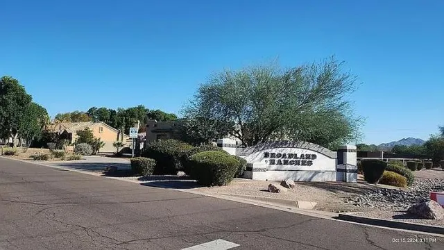 $1,200,000 | 2423 East Arrowhead Trail, Gilbert, AZ 85297