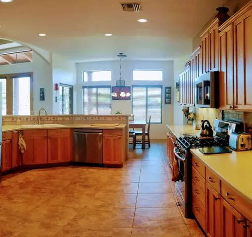 $1,200,000 | 2423 East Arrowhead Trail, Gilbert, AZ 85297