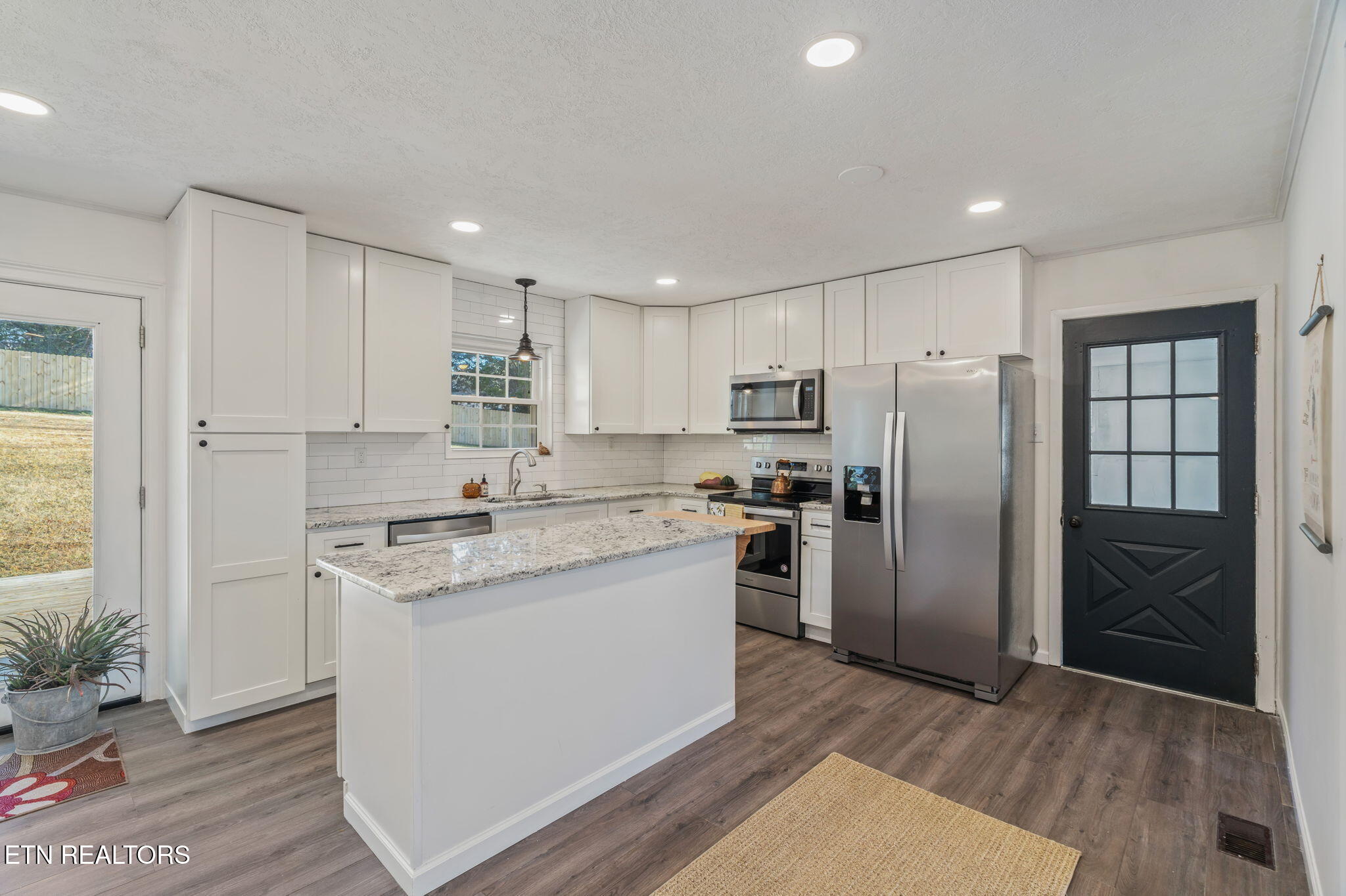 7620 Cedarcrest Road Knoxville, TN 37938 - Photo 12 of 53 Updated Kitchen w/ Island