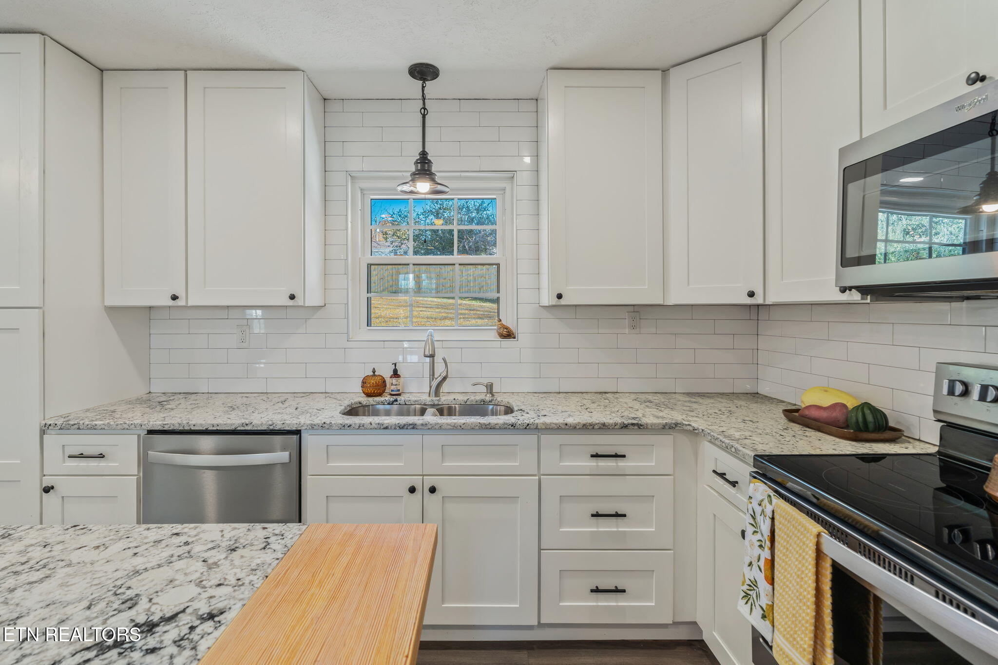 7620 Cedarcrest Road Knoxville, TN 37938 - Photo 14 of 53 Updated Kitchen