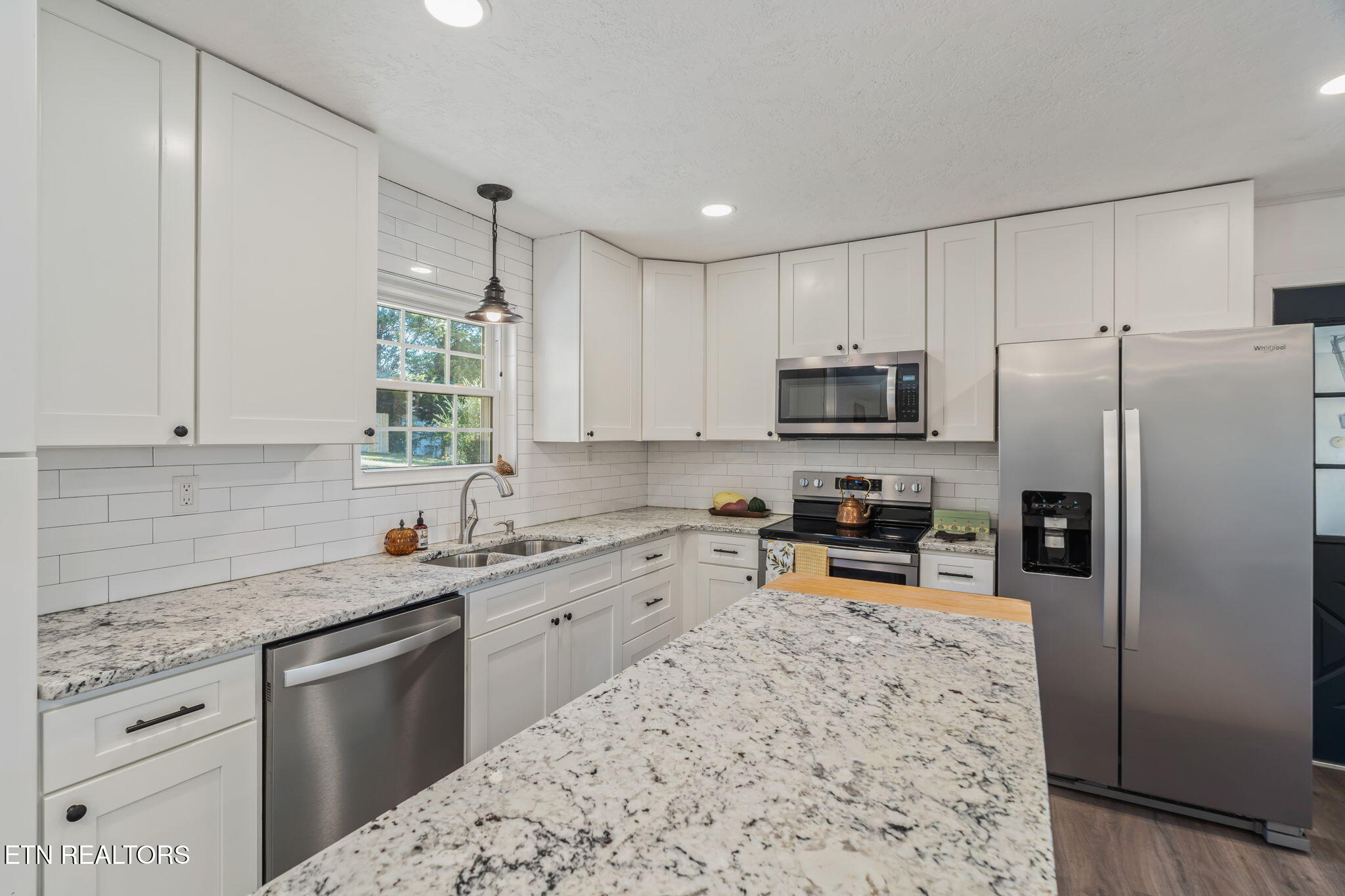 7620 Cedarcrest Road Knoxville, TN 37938 - Photo 17 of 53 Updated Kitchen