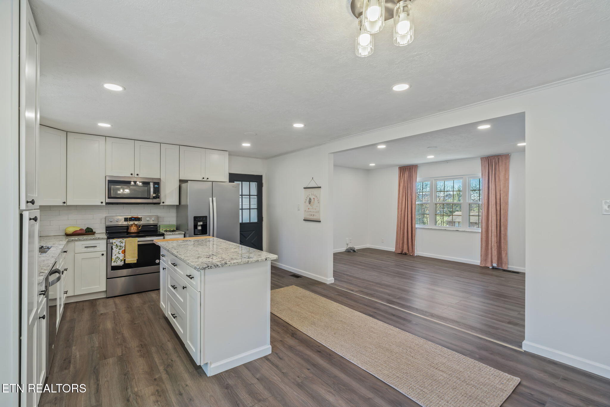7620 Cedarcrest Road Knoxville, TN 37938 - Photo 18 of 53 Updated Kitchen