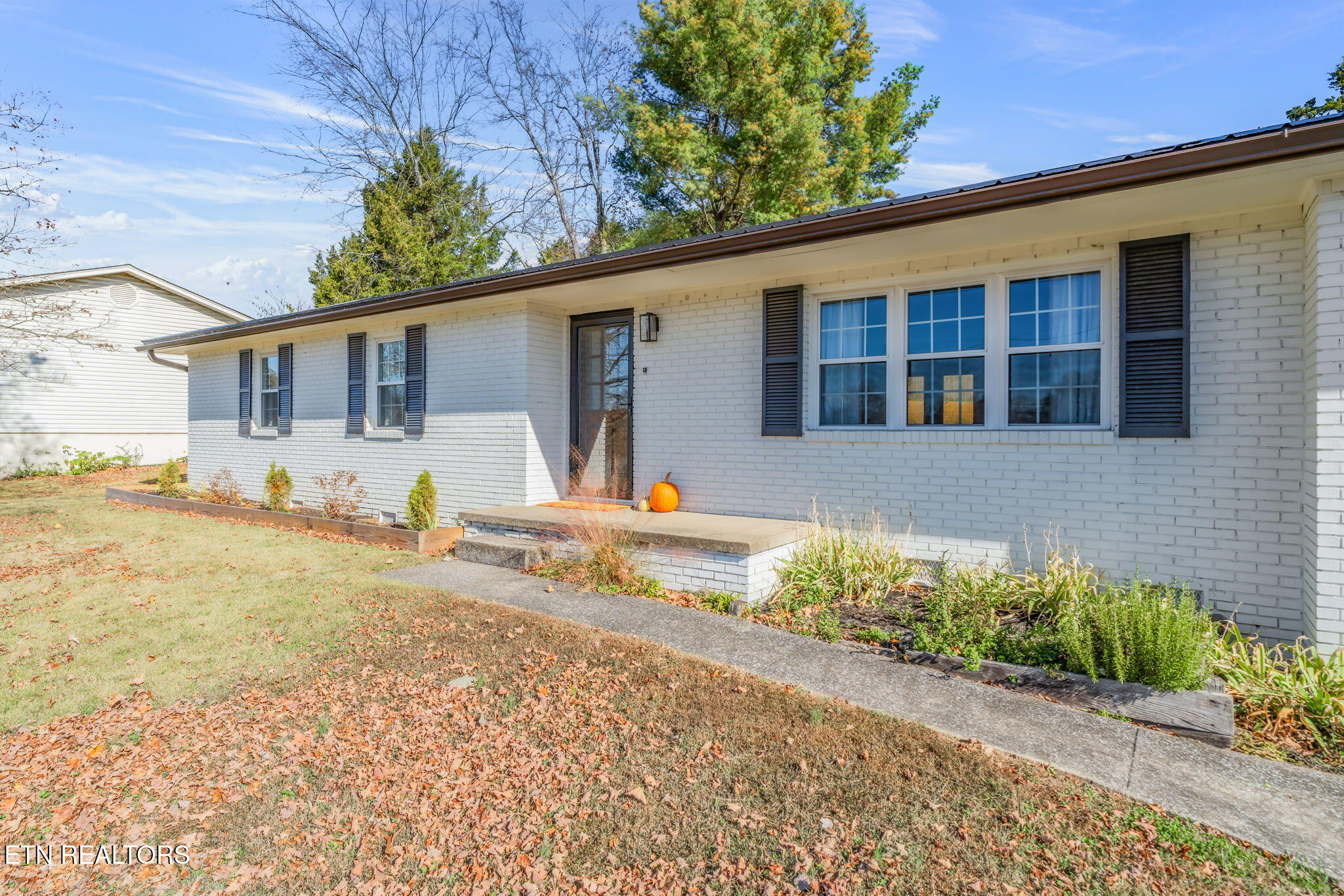 7620 Cedarcrest Road Knoxville, TN 37938 - Photo 5 of 53 Front Porch