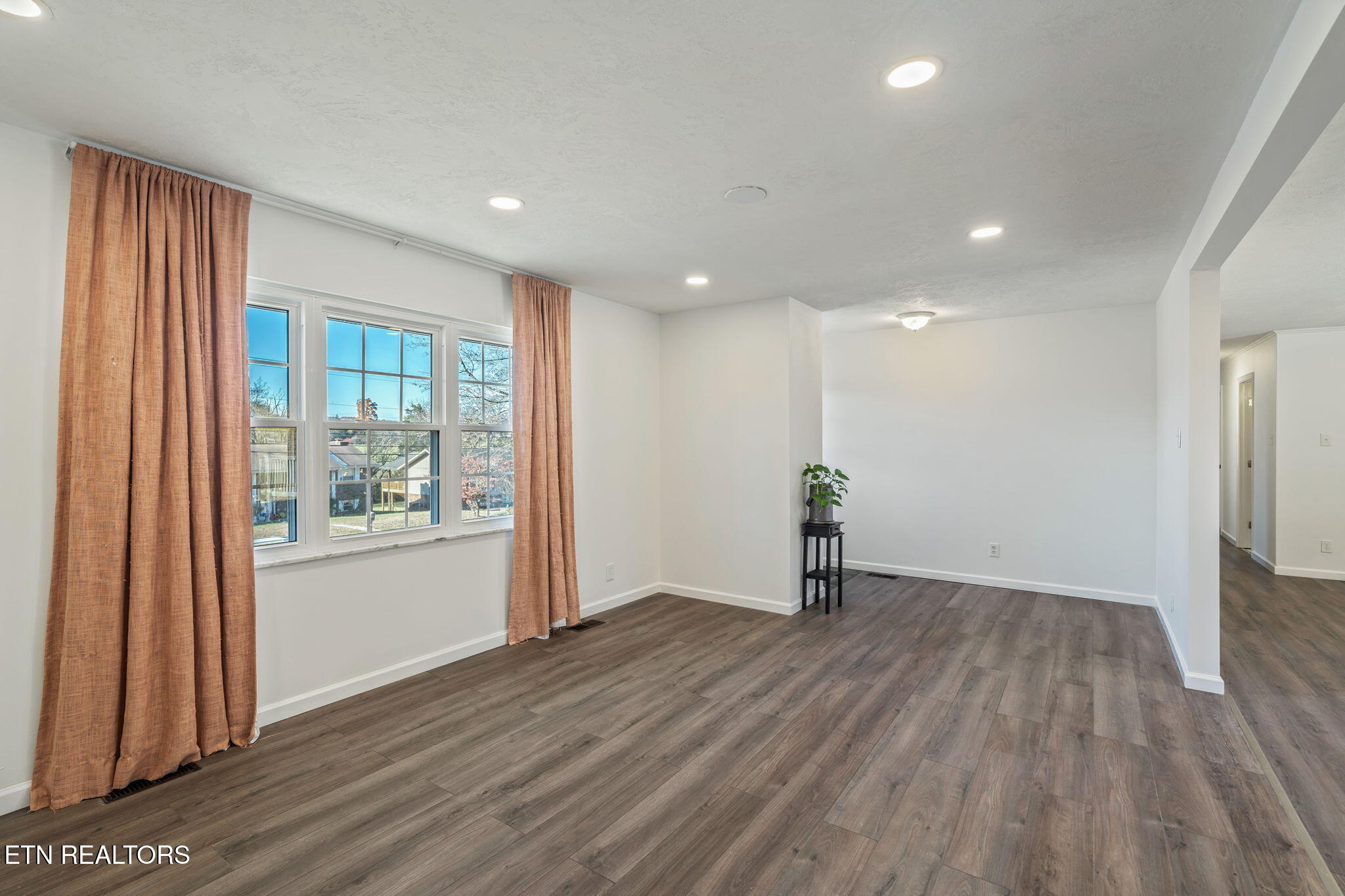 7620 Cedarcrest Road Knoxville, TN 37938 - Photo 10 of 53 Freshly Painted